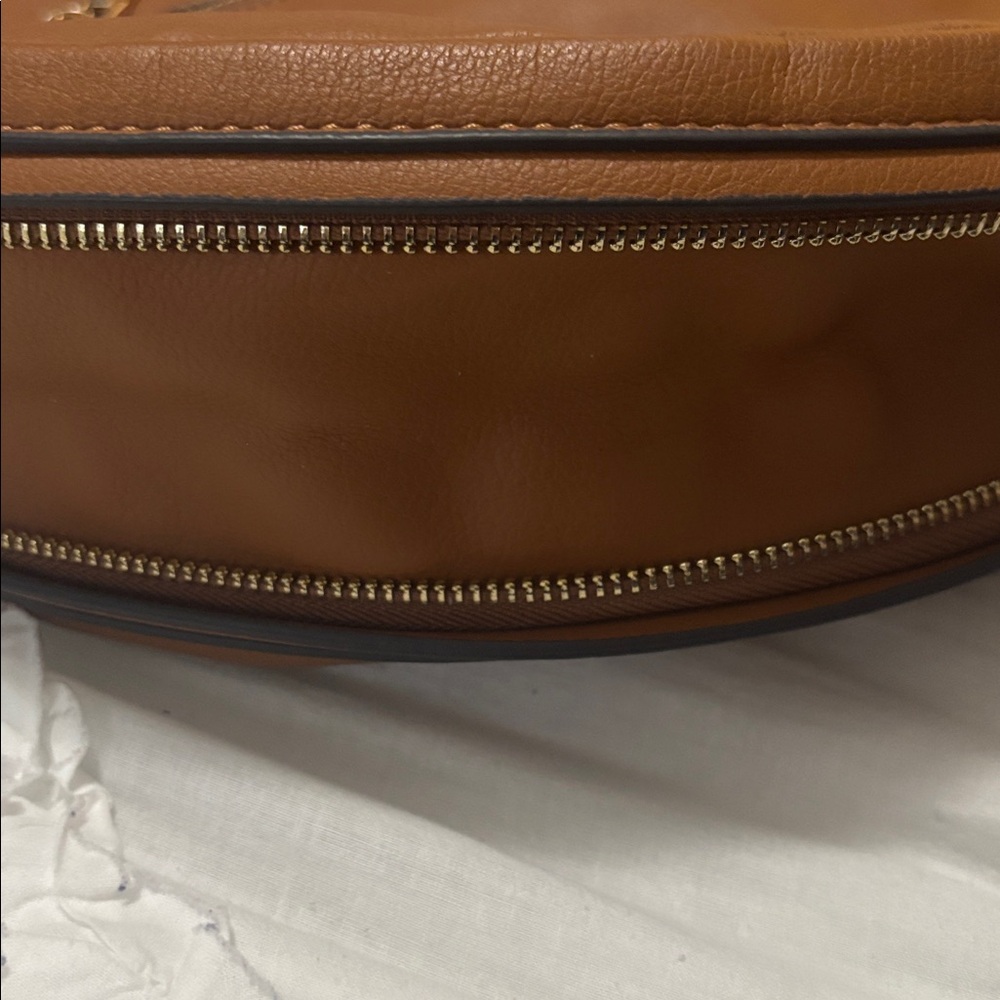 NWOT Inernational concepts shoulder bag - Picture 3 of 10
